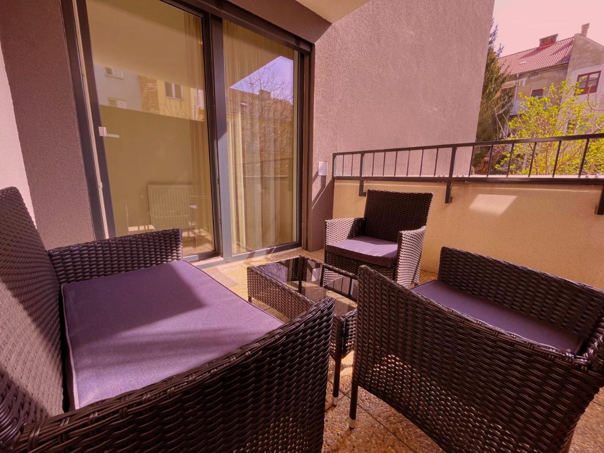 Elegant Escape Apartment I - City Centre Bratislava Extérieur photo