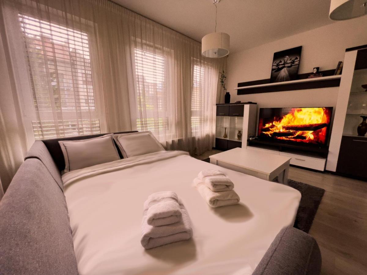 Elegant Escape Apartment I - City Centre Bratislava Extérieur photo