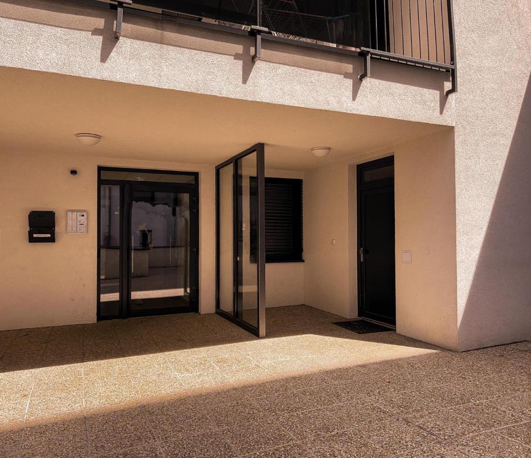 Elegant Escape Apartment I - City Centre Bratislava Extérieur photo